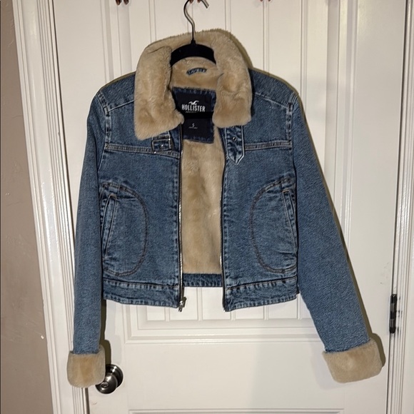 Hollister Blue Denim Jacket with Tan Faux Fur - Picture 1 of 3